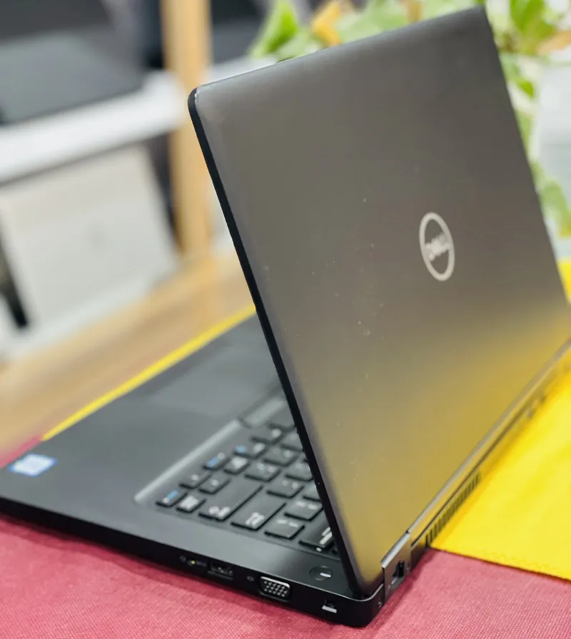 Dell Latitude E5490