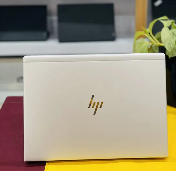 HP EliteBook 830 G6
